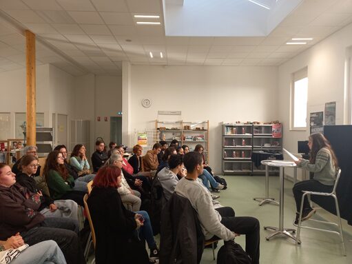 Ysaline 4 floutée.jpg